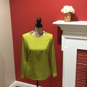 💥Banana Republic Olive Top size XS💥